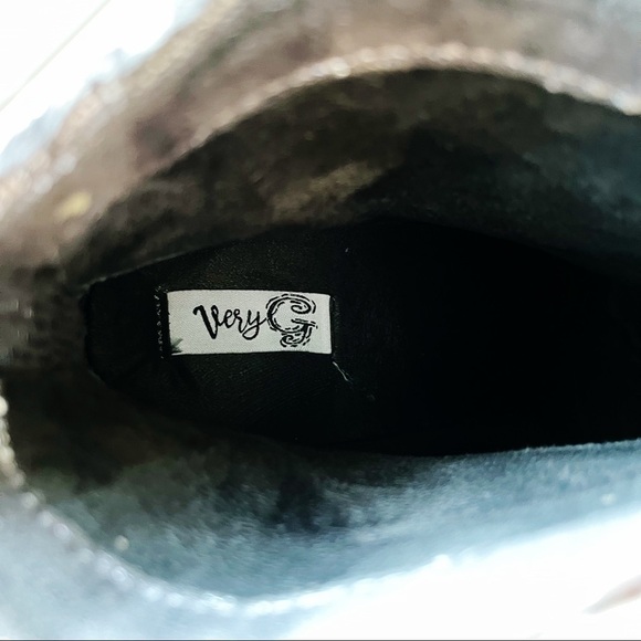 Very G Silver Metallic Boa Print Block Heel Booties Size US 9.5 - Picture 12 of 14